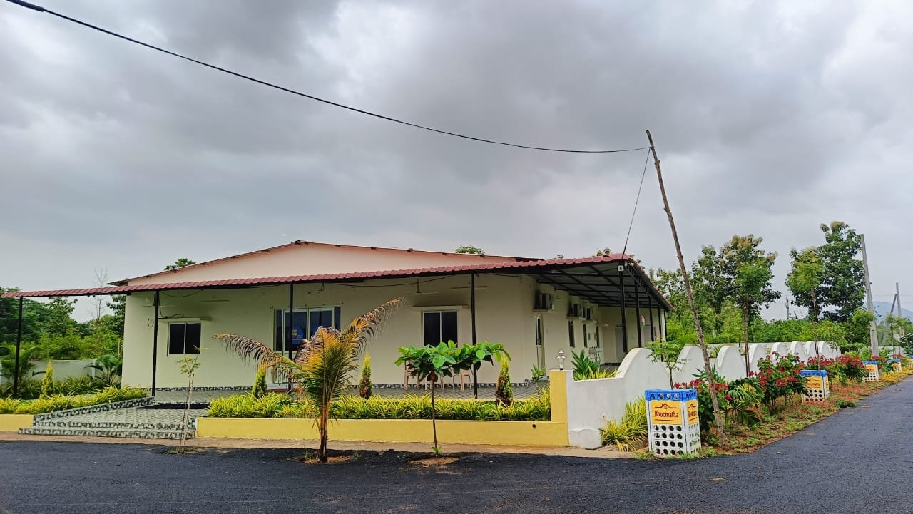 frontentrancecbhouse